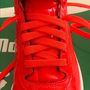 Brand new ladies high top tennis shoe